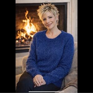 NWT New York & Company Fuzzy Shimmery Eyelash Vivid Blue Crew Neck Sweater